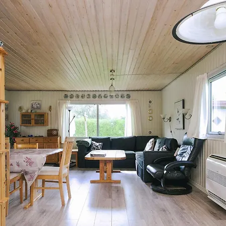 6 Person In Eskebjerg-by Traum *